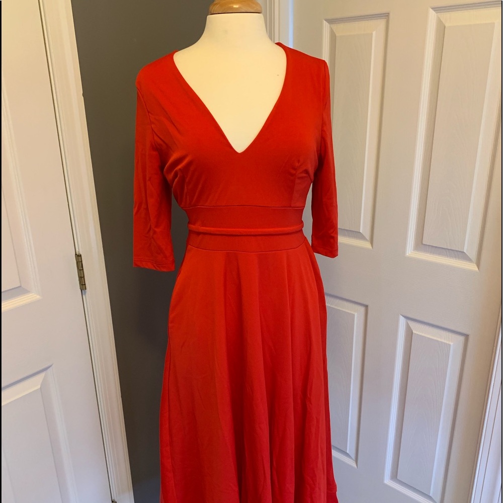 Red v neck dress with pockets